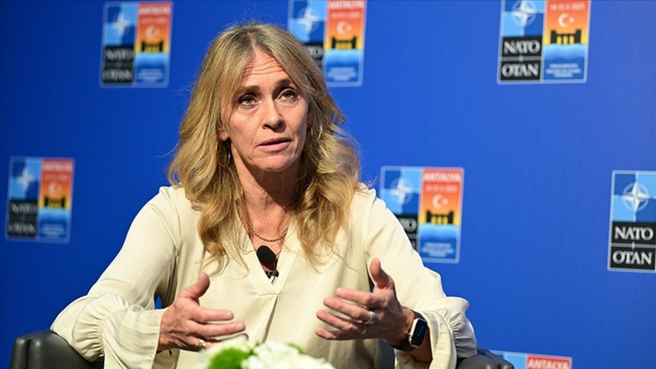 İzlandalı bakan, içimizdeki Erdoğan düşmanlarına resmen "nanik" yaptı! Kapak öyle olmaz, böyle olur