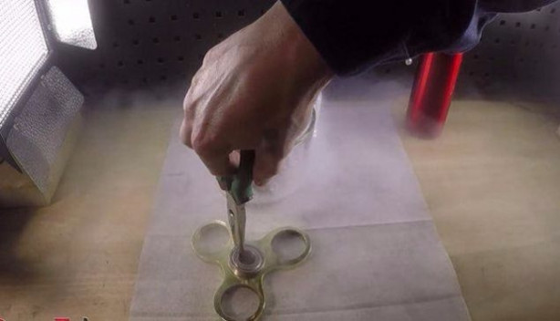 Foto - İzlenme rekoru kırdı! Kendi stres çarkını yaptı!