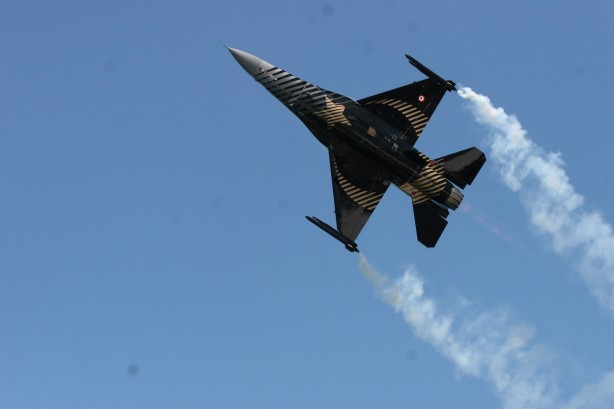 Foto - İzleyenlerin nefesini kesti! SOLOTÜRK'ten muhteşem gösteri