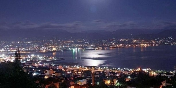 Foto - İzmir depremi sonrası vatandaşlar bilgisayar başında! İşte herkesin araştırdığı harita