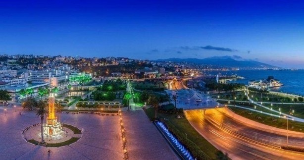 Foto - İzmir depremi sonrası vatandaşlar bilgisayar başında! İşte herkesin araştırdığı harita