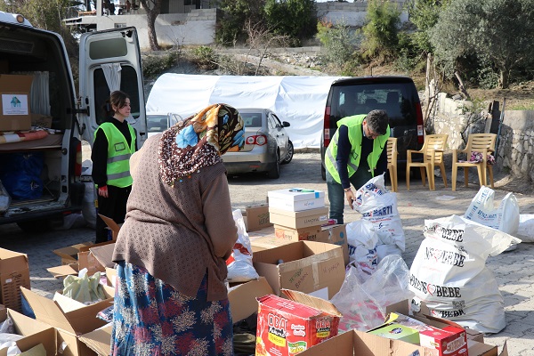 Foto - İzmir depreminin sembolü olmuşlardı! Evlatlarını kaybeden aileden anlamlı destek
