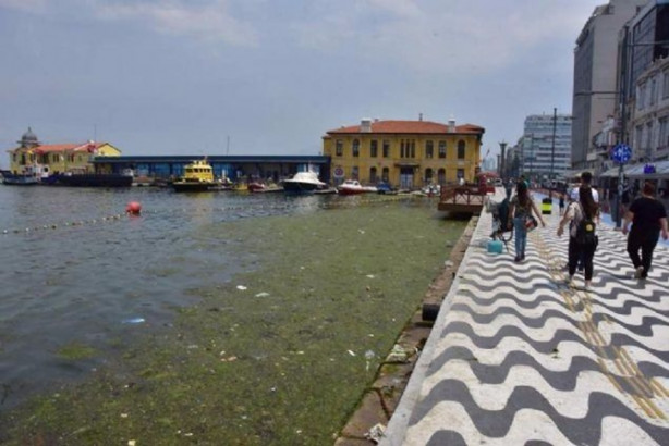 Foto - İzmir Kordon boyu pislik içinde!