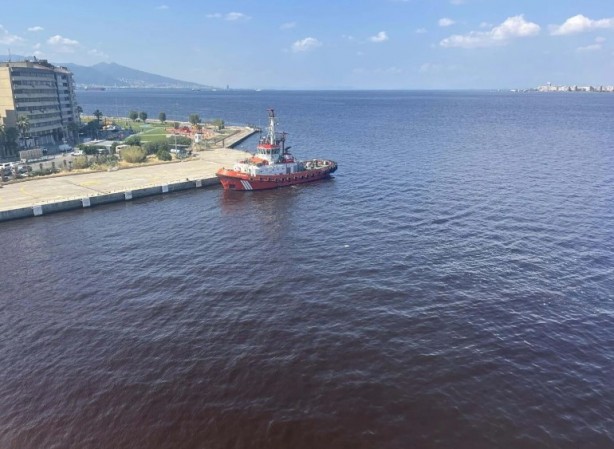 Foto - İzmir Körfezi kırmızıya büründü! Uzmanlar uyardı!