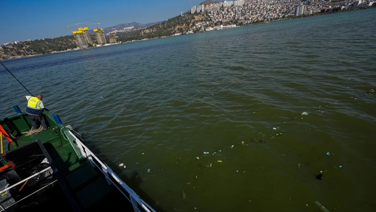 Foto - İzmir Körfezi'nin temizlenmesi için adım atıldı: Heykel dikip konser verme işi CHP’de... İş bitirme bakanlıkta