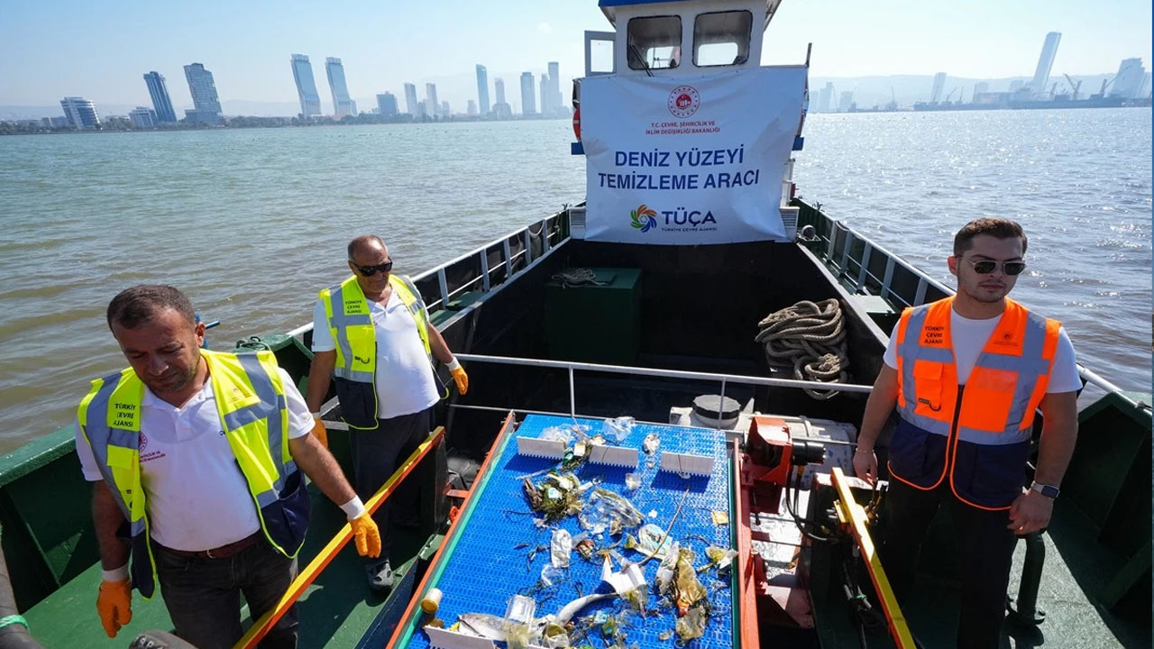 Foto - İzmir Körfezi'nin temizlenmesi için adım atıldı: Heykel dikip konser verme işi CHP’de... İş bitirme bakanlıkta