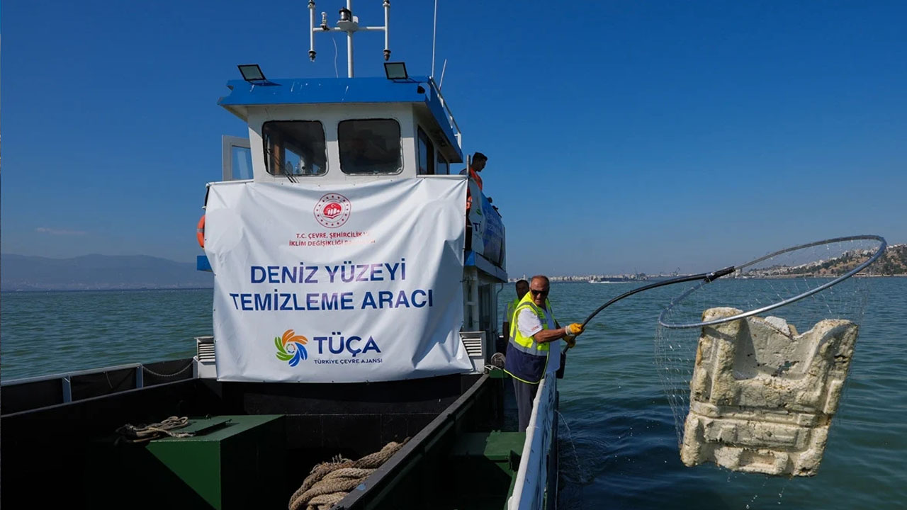 İzmir Körfezi'nin temizlenmesi için adım atıldı: Heykel dikip konser verme işi CHP’de... İş bitirme bakanlıkta