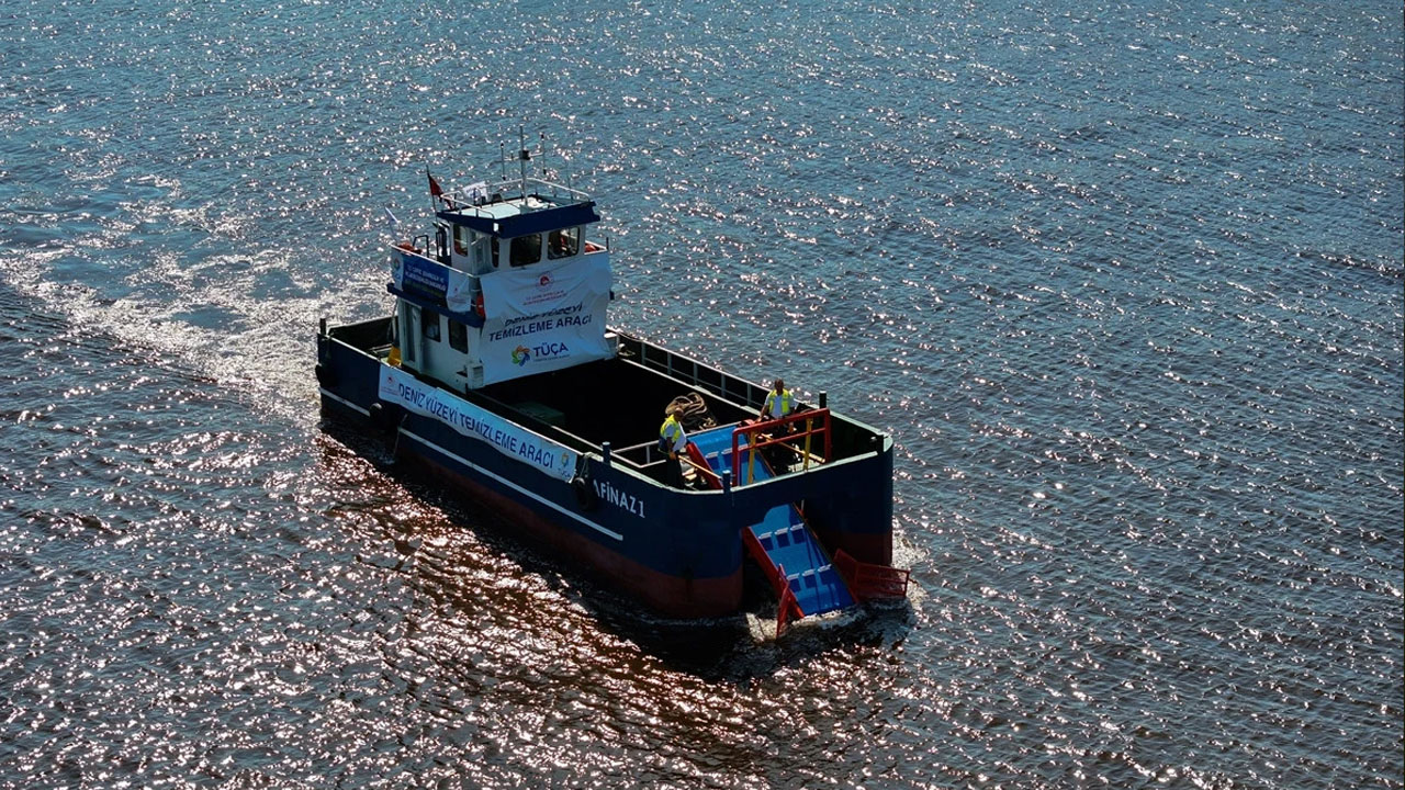 Foto - İzmir Körfezi'nin temizlenmesi için adım atıldı: Heykel dikip konser verme işi CHP’de... İş bitirme bakanlıkta