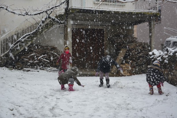 Foto - İzmir ve Manisa'nın yüksek kesimlerine kar yağdı