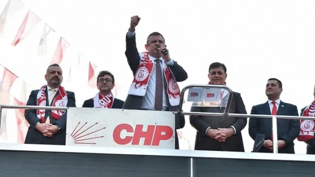 Foto - İzmir’de ‘Ceketimi assam kazanır’ devri bitiyor! İzmir’de AK Parti ile CHP arasındaki makas kapandı