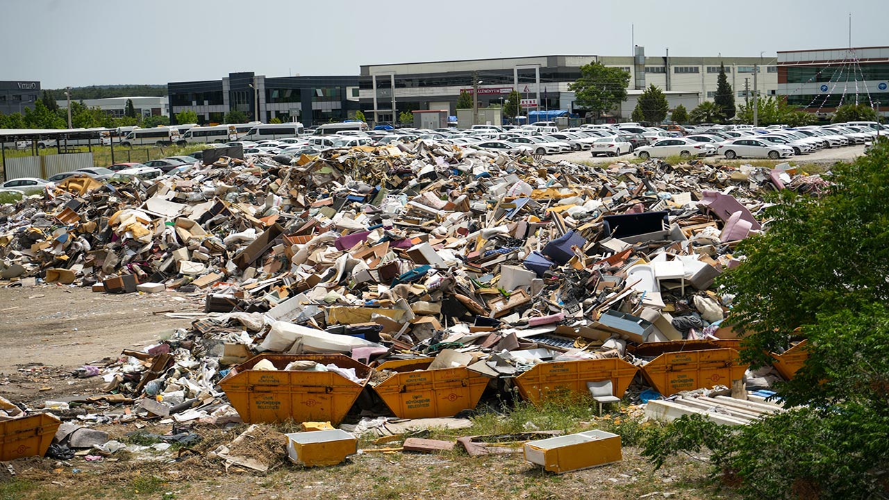 Foto - İzmir'de CHP'li belediyeden rezalet: yeşil alan çöplüğe döndü