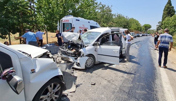 Foto - İzmir'de feci kaza! Ortalık can pazarına döndü