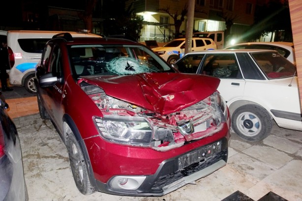 Foto - İzmir'de feci kaza! Otomobilin çarptığı yaya öldü