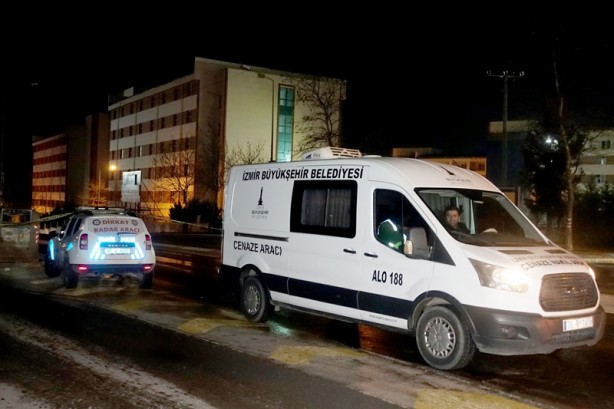 Foto - İzmir'de feci kaza! Otomobilin çarptığı yaya öldü