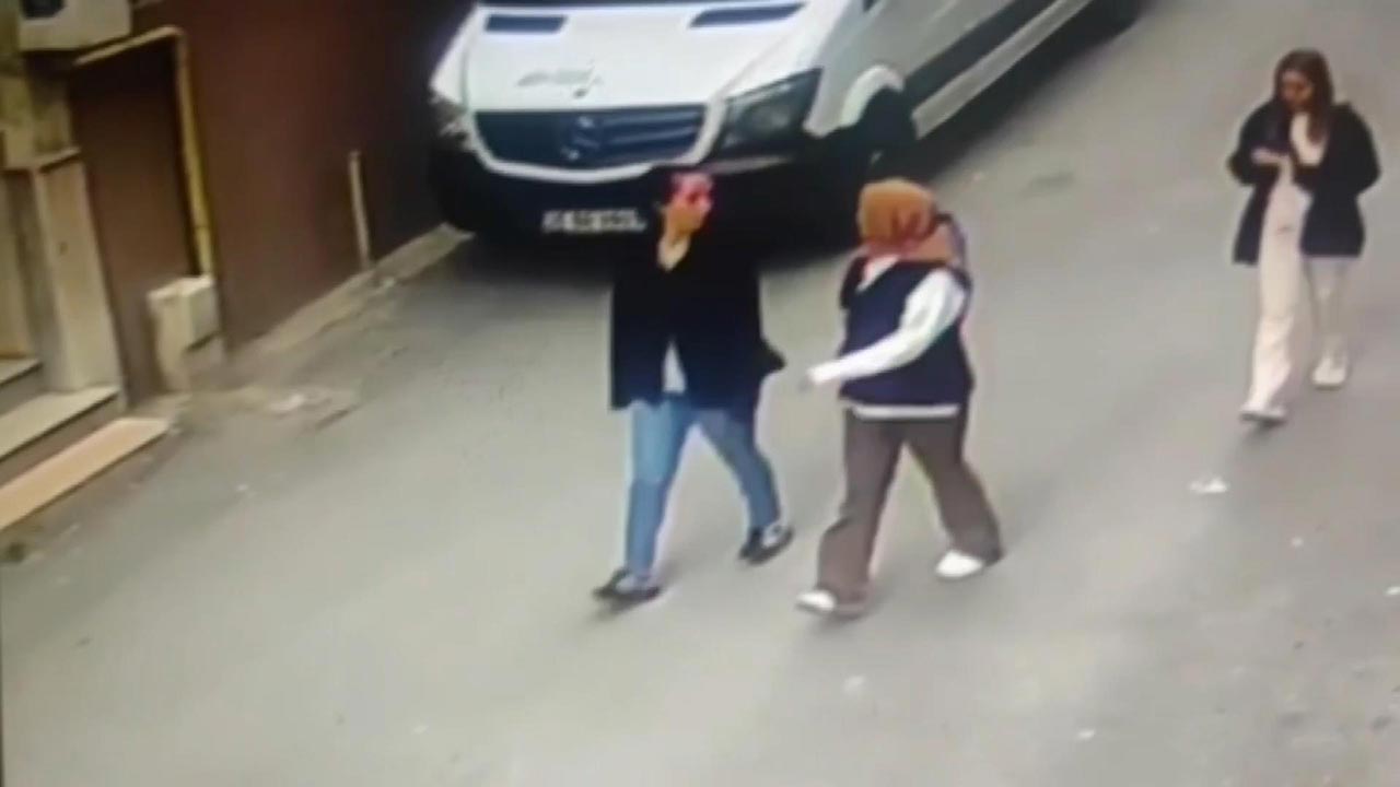 İzmir'de film gibi operasyon! 44 yıl hapis cezası olan hırsız kiralık evde yakalandı