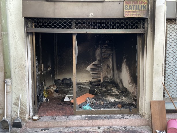 Foto - İzmir'de iş hanında yangın! 1 kişi ve 2 kedi yavrusu öldü