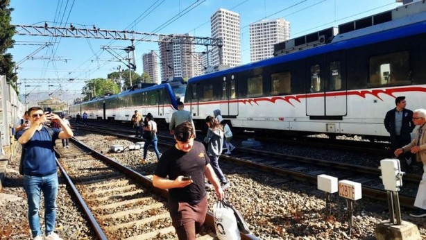 İzmir’de İZBAN raydan çıktı