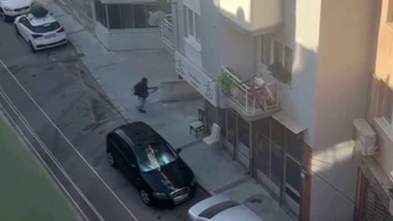 Foto - İzmir’de karakola saldıran velet yaralı yakalandı! İşte polis katilinin görüntüsü