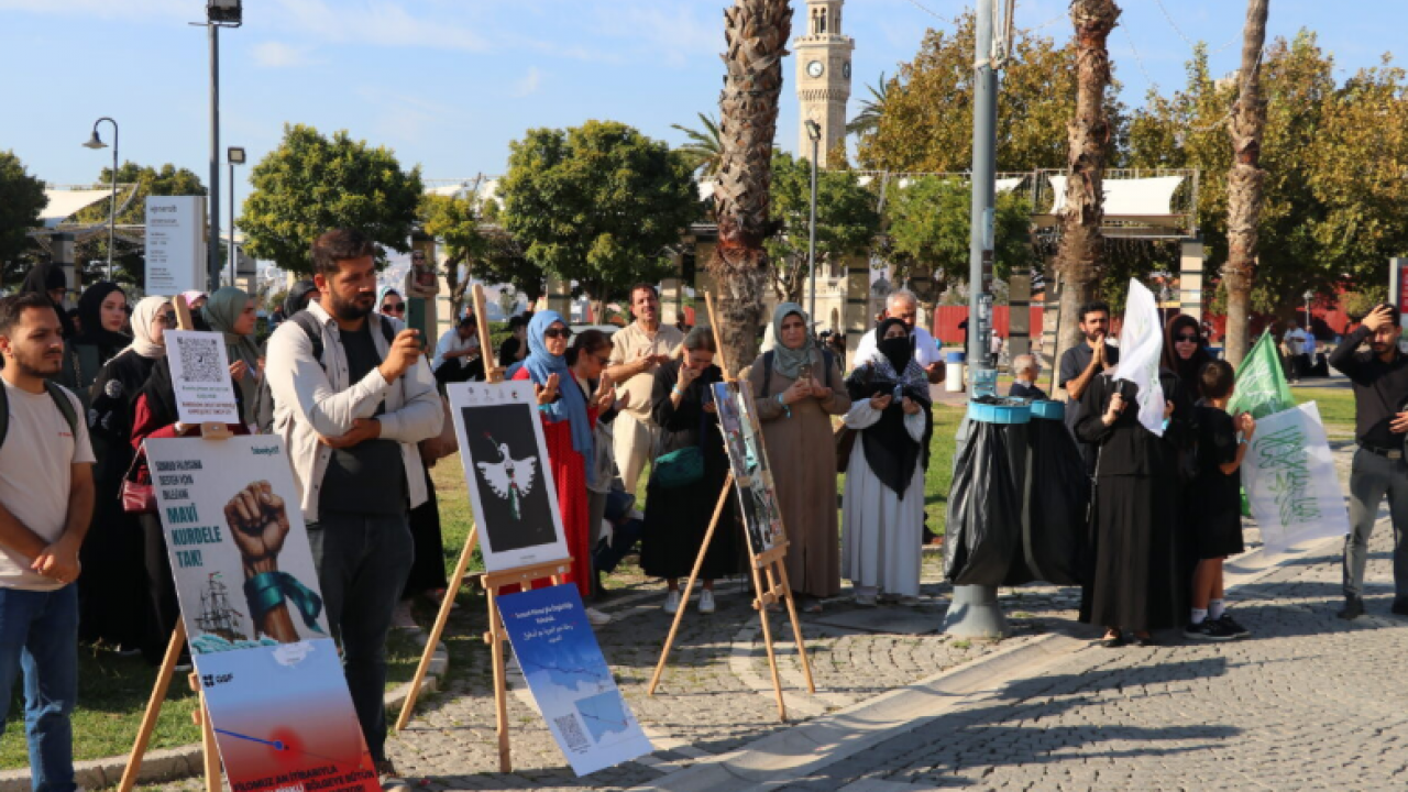 İzmir'de 'Kararlıyız, Sumud'un Yanındayız' etkinliği