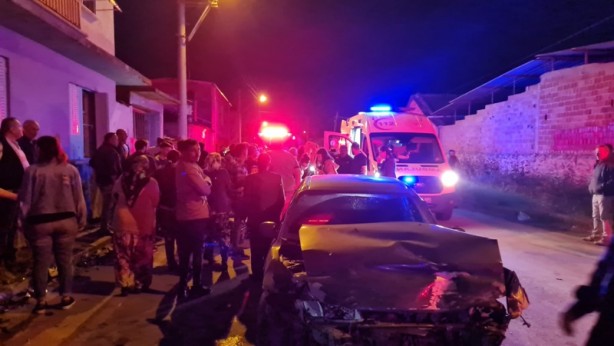 Foto - İzmir'de kaza! 5 kişi yaralandı