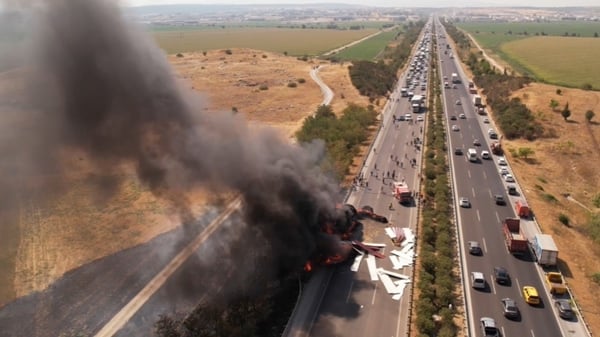Foto - İzmir'de korku dolu anlar! Alev alev yandı