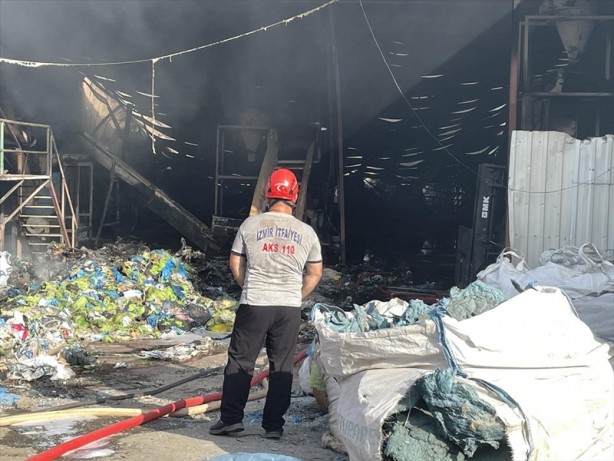 Foto - İzmir'de korkutan yangın