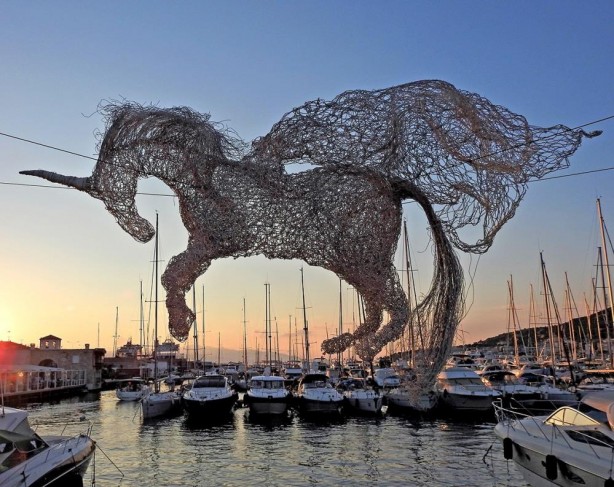 Foto - İzmir'de mekanını tanıtmak için öyle bir şey yaptı ki! Sosyal medya bu ilanı konuşuyor...