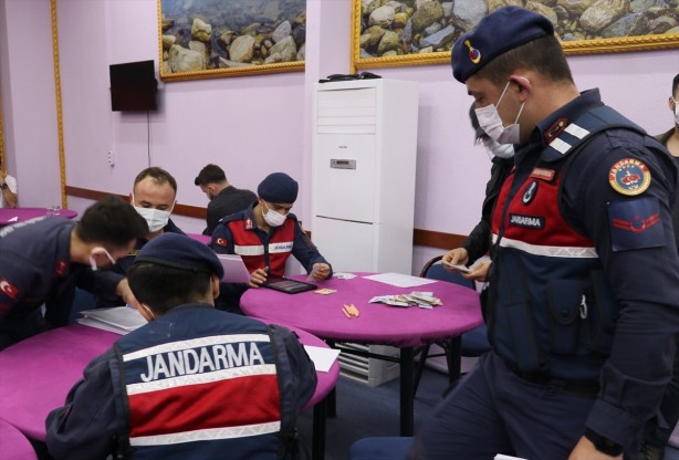 Foto - İzmir'de milyonluk baskın!