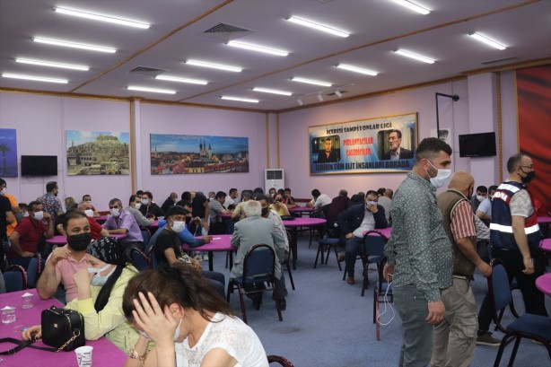 Foto - İzmir'de milyonluk baskın!