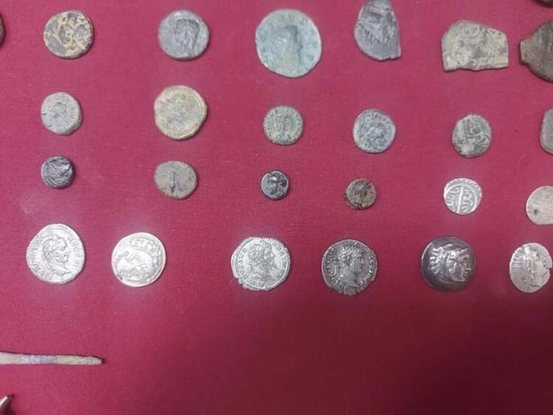 Foto - İzmir'de operasyon! 'Hazine' bakın nereden çıktı