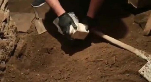 Foto - İzmir'de operasyon! 'Hazine' bakın nereden çıktı