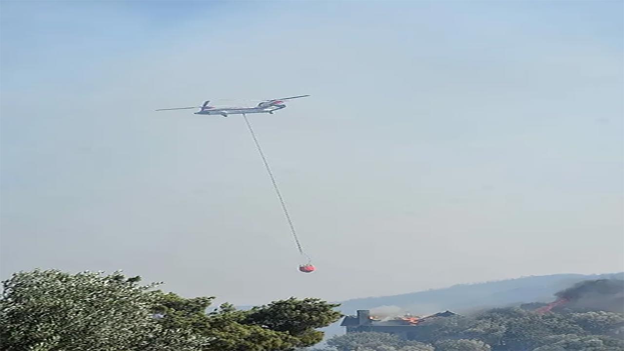 Foto - İzmir’de orman yangını paniği! Alevler evlere dayandı, müdahale sürüyor