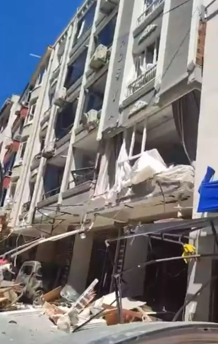 Foto - İzmir’de patlama! Ölü ve çok sayıda yaralı var