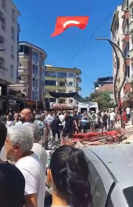Foto - İzmir’de patlama! Ölü ve çok sayıda yaralı var