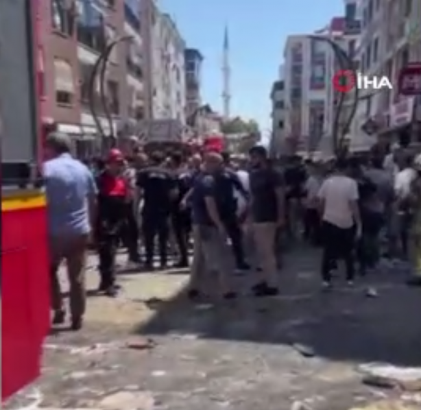 Foto - İzmir’de patlama! Ölü ve çok sayıda yaralı var