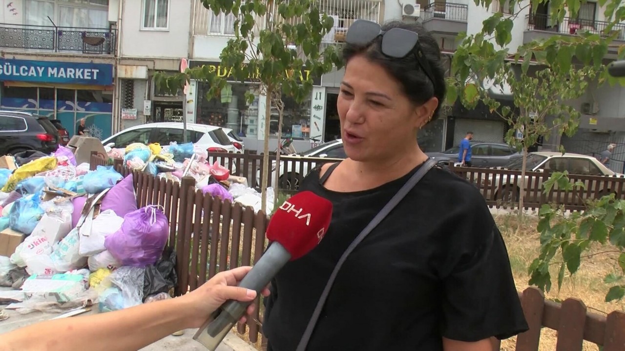 Foto - İzmir’de sinekler bayram ediyor! Cumhuriyet ‘Çöp’ Partisi