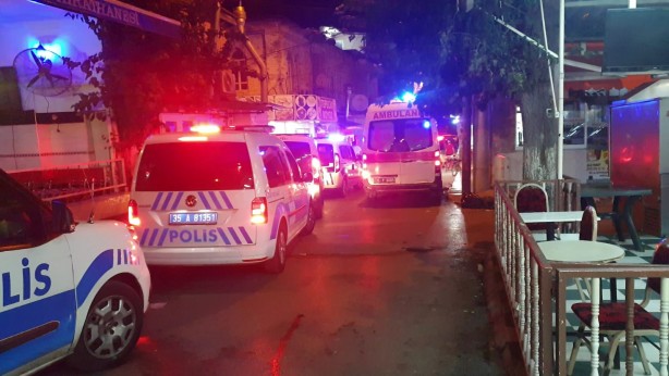 Foto - İzmir'de sokak ortasında silahlı çatışma! Ölü ve yaralılar var