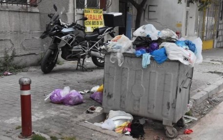 Foto - İzmir’de tiksindiren görüntüler! Vatandaş belediyeye isyan etti