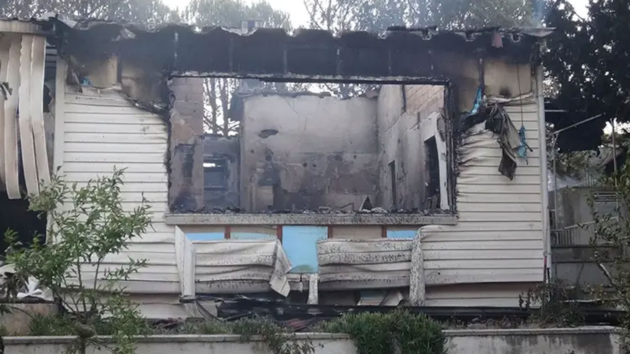 Foto - İzmir'deki orman yangını evlere sıçradı! Bölge tahliye ediliyor... Feci görüntüler gün ağarınca ortaya çıktı