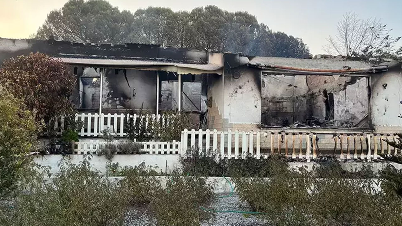 Foto - İzmir'deki orman yangını evlere sıçradı! Bölge tahliye ediliyor... Feci görüntüler gün ağarınca ortaya çıktı