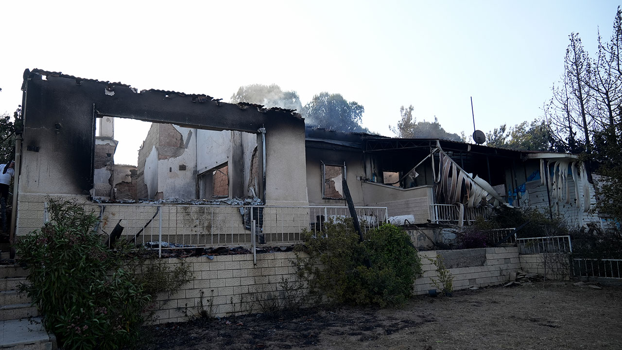 Foto - İzmir'deki orman yangını evlere sıçradı! Bölge tahliye ediliyor... Feci görüntüler gün ağarınca ortaya çıktı
