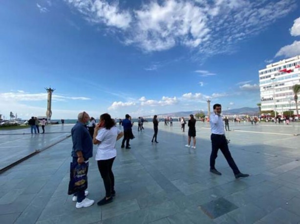 Foto - İzmir'deki şiddetli depremden ilk görüntüler