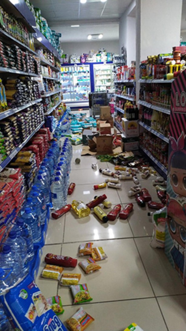 Foto - İzmir'deki şiddetli depremden ilk görüntüler