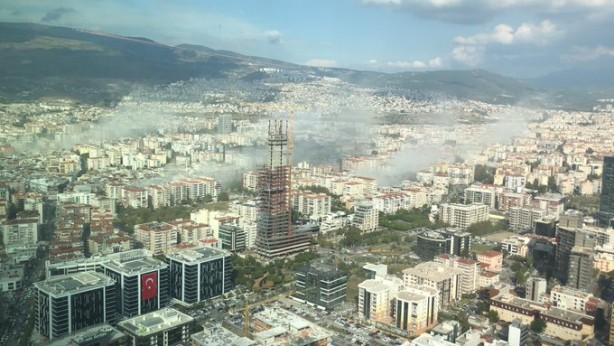 Foto - İzmir'deki şiddetli depremden ilk görüntüler
