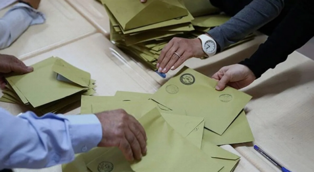 Foto - İzmir'deki son seçim anketinin sonucu açıklandı! Ünlü anketçi sonuç karşısında şaşkın: Böylesi ilk kez oluyor