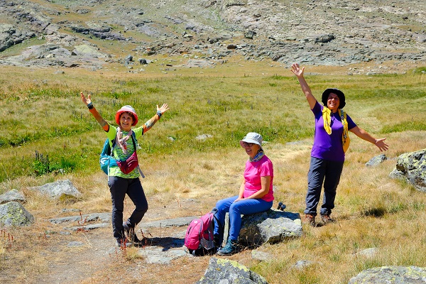 Foto - İzmir'den gelip 3 bin metrede serinlediler