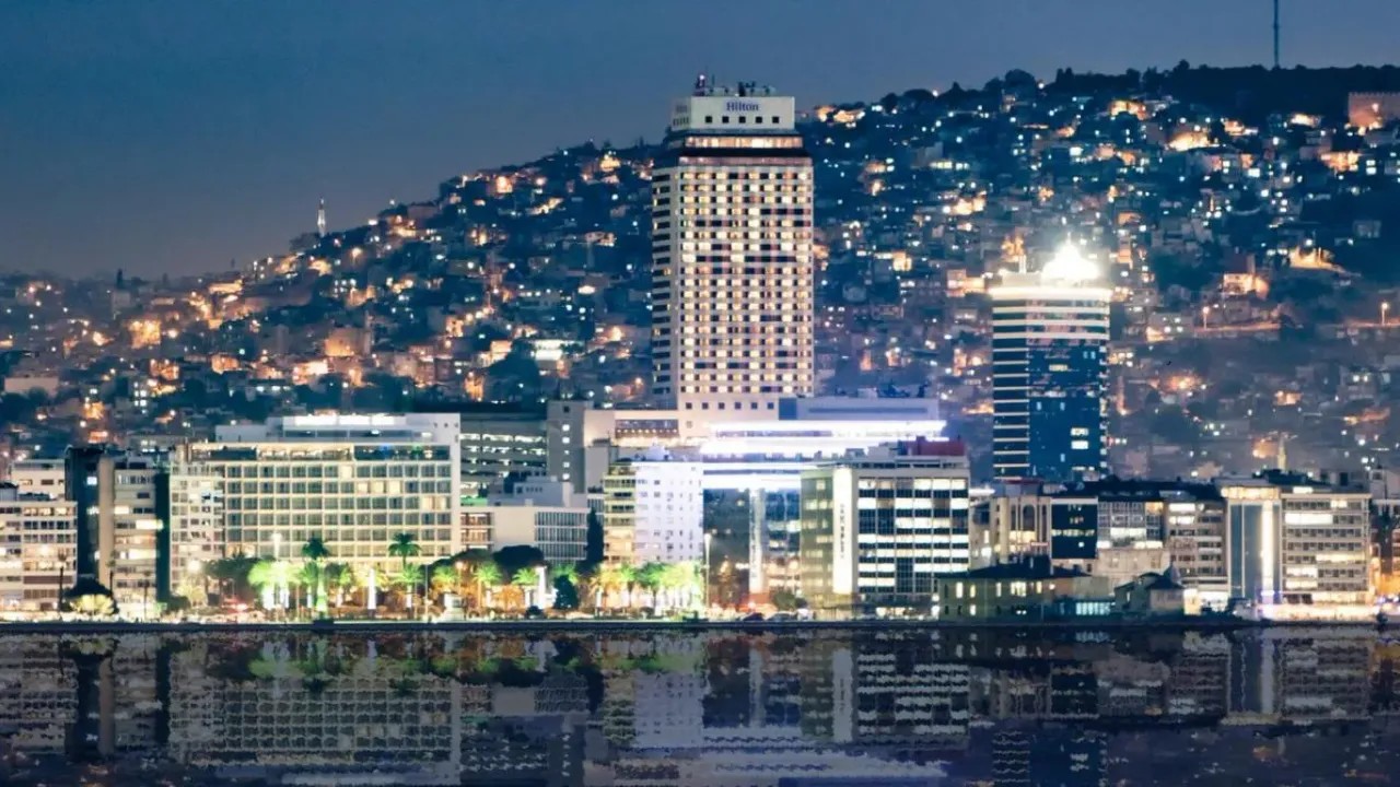 Foto - İzmir'in simgesi olan otele CHP darbesi!