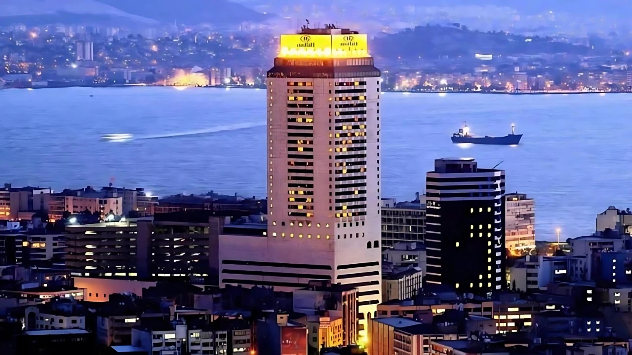 İzmir'in simgesi olan otele CHP darbesi!