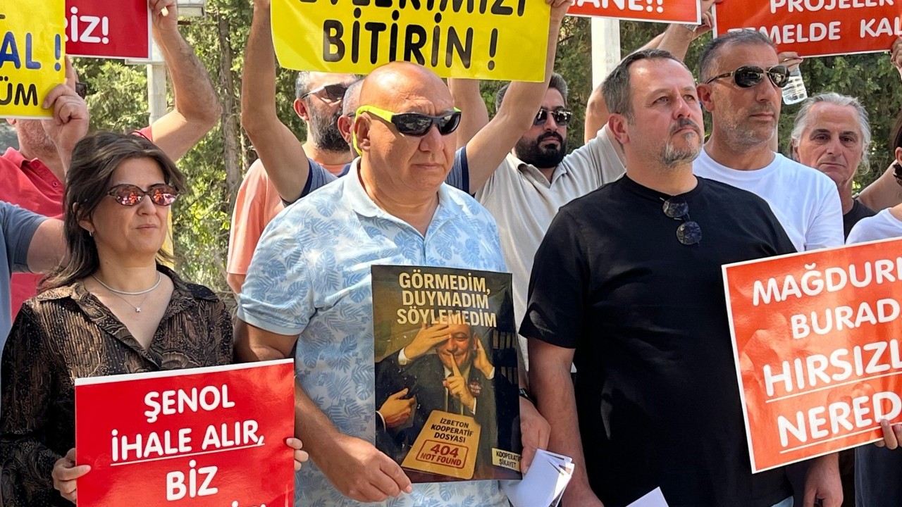 Foto - İzmirliler ufaktan uyanmaya başladı... CHP'li 'hırsızlara' karşı sokağa indiler