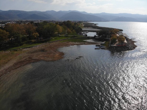 Foto - İznik Gölü’nde neler oluyor? Hem sevindirirken hem de düşündüren manzara